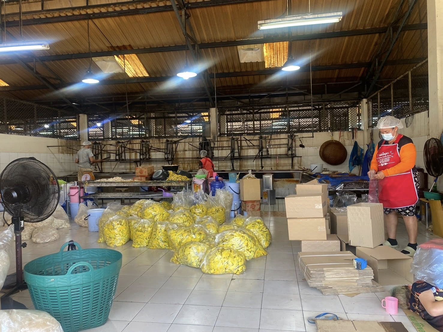 title - ส.ป.ก. ร่วมติดตามรัฐมนตรีช่วยว่าการกระทรวงเกษตรและสหกรณ์ (นางสาวปิยะรัฐชย์ ติยะไพรัช) ลงพื้นที่การตรวจราชการ ณ สหกรณ์แปรรูปกล้วยแปรรูป และตรวจเยี่ยมกลุ่มวิสาหกิจชุมชนข้าวชุมชนบ้านมนต์คีรี จังหวัดสุโขทัย
